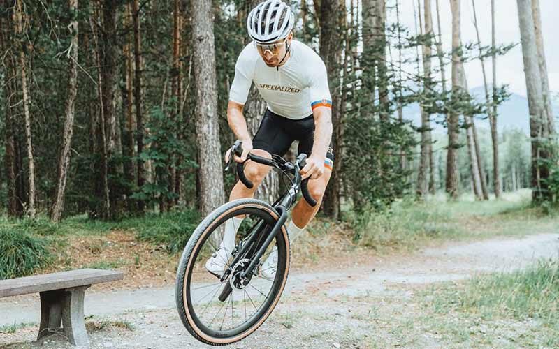 Specialized lance son Gravel S Works Crux ! s works sagan Sagan et son Gravel S Works Crux